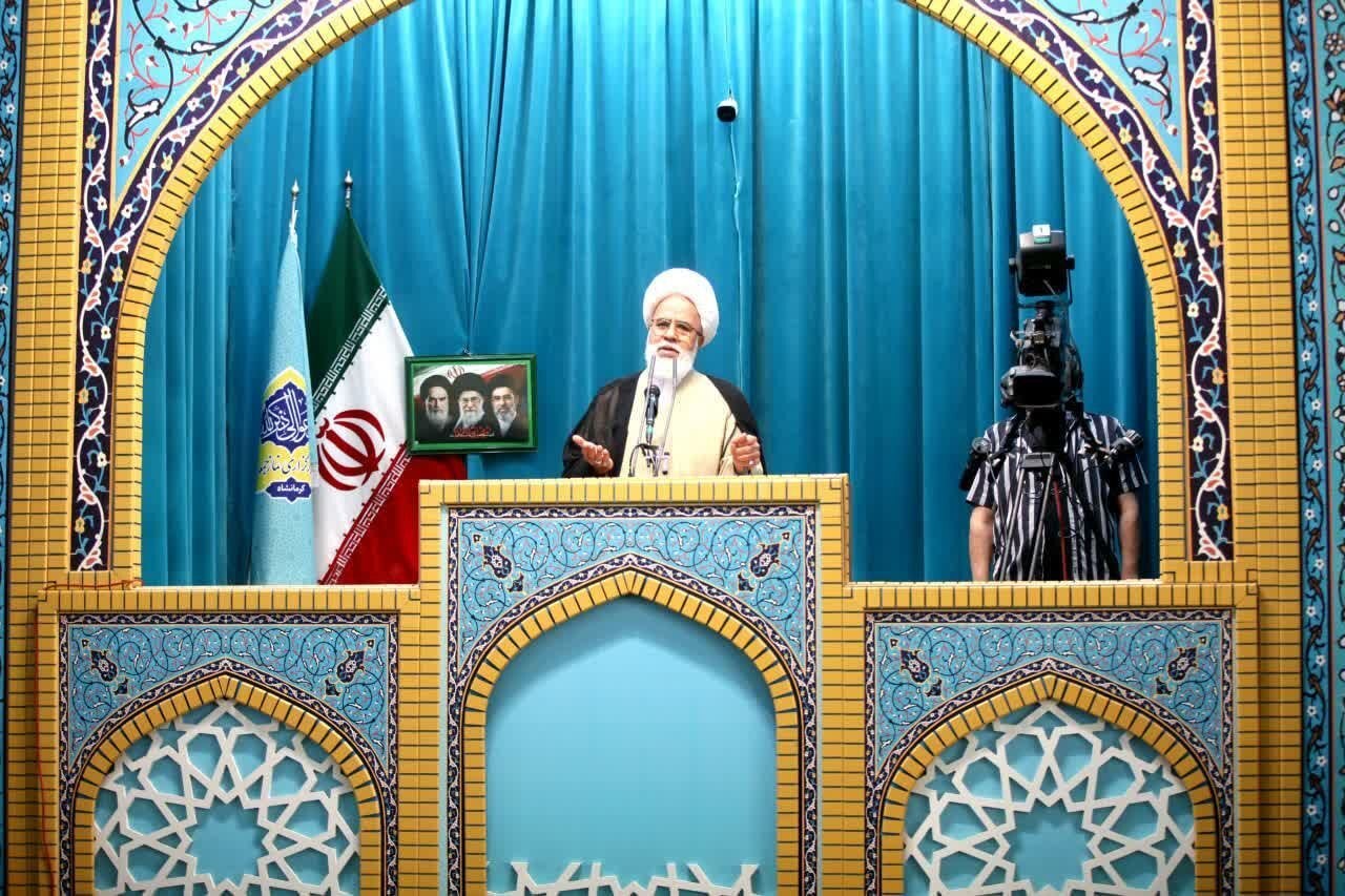 امام جمعه کرمانشاه: اختلافات داخلی، دشمن را به فروپاشی جامعه اسلامی امیدوار میکند