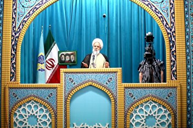 امام جمعه کرمانشاه: اختلافات داخلی، دشمن را به فروپاشی جامعه اسلامی امیدوار می‌کند