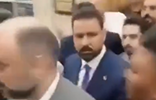 نخست وزیر جدید عراق در حرم امیرالمومنین (ع)