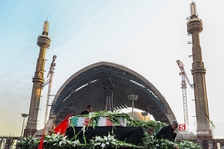 مندئئ