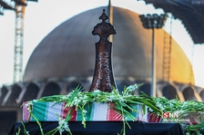 مندئئ