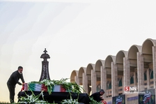 مندئئ