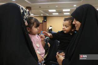 مادران دانشجو