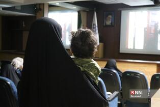 مادران دانشجو