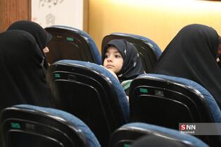 مادران دانشجو