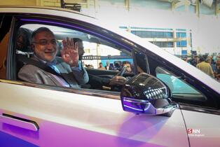 زاکانی در ماشین