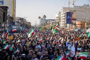 راهپیمایی مردم شیراز در محکومیت اغتشاشات