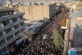 راهپیمایی مردم شیراز در محکومیت اغتشاشات