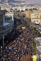 راهپیمایی مردم شیراز در محکومیت اغتشاشات