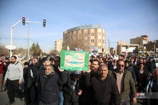 تشییع پیکر شهید راستینه از شهدای اغتشاشات در قم