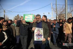 تشییع پیکر شهید راستینه از شهدای اغتشاشات در قم