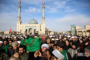 پیکر مرحوم آیت‌الله سید هادی سیستانی برادر مرجع عالی‌قدر سید علی سیستانی عصر امروز ۲۸ دی از مسجد امام حسن عسکری (ع) تا حرم حضرت فاطمه معصومه (س) تشییع شد.