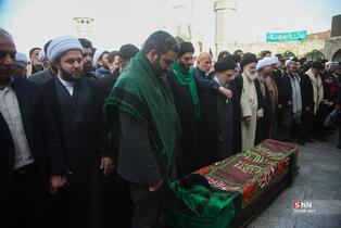 پیکر مرحوم آیت‌الله سید هادی سیستانی برادر مرجع عالی‌قدر سید علی سیستانی عصر امروز ۲۸ دی از مسجد امام حسن عسکری (ع) تا حرم حضرت فاطمه معصومه (س) تشییع شد.