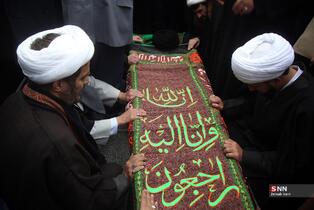 پیکر مرحوم آیت‌الله سید هادی سیستانی برادر مرجع عالی‌قدر سید علی سیستانی عصر امروز ۲۸ دی از مسجد امام حسن عسکری (ع) تا حرم حضرت فاطمه معصومه (س) تشییع شد.