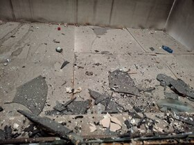 حمله سازمان‌یافته به حوزه علمیه ولایت در فلکه دوم تهرانپارس، فراتر از یک تخریب فیزیکی، هجمه‌ای به میراث معنوی مرکزی بود که نام طلبه شهید «امین‌عباس رشید» را بر تارک خود دارد؛ واقعه‌ای تلخ در شامگاه ۱۸ دی ۱۴۰۴ که با آتش‌سوزی عمدی و سرقت اسناد علمی همراه شد تا بار دیگر عمق عداوت با کانون‌های تبیین و مقاومت را آشکار سازد.
