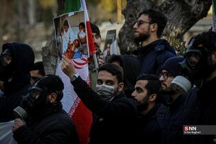 تجمع  دانشجویان مقابل سفارت آلمان