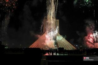 نور افشانی در شب سالگرد پیروزی انقلاب اسلامی