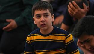 طنین مناجات محمود کریمی در رواق رضوی؛ از خاک خراسان تا غیرت ایران علی (ع) + آلبوم تصاویر شب دوم