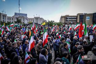 اجتماع مردم شیراز برای بیعت با آیت‌الله سید مجتبی خامنه‌ای