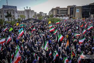 اجتماع مردم شیراز برای بیعت با آیت‌الله سید مجتبی خامنه‌ای