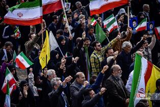 اجتماع مردم شیراز برای بیعت با آیت‌الله سید مجتبی خامنه‌ای