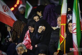 مراسم احیاء شب بیست و سوم ماه رمضان در میدان انقلاب اسلامی تهران