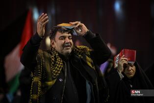 مراسم احیاء شب بیست و سوم ماه رمضان در میدان انقلاب اسلامی تهران