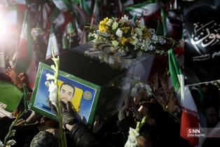 مراسم وداع با پیکر شهدای ناوشکن دنا در میدان تجریش تهران