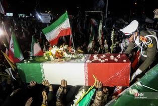 مراسم وداع با پیکر شهدای ناوشکن دنا در میدان تجریش تهران