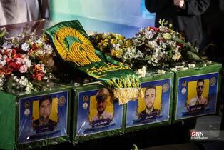 مراسم وداع با پیکر شهدای ناوشکن دنا در میدان تجریش تهران