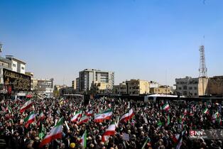 مراسم تشییع شهدای ناوگان دنا در میدان انقلاب تهران