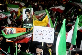 تجمع شبانه مردم در میدان تجریش تهران