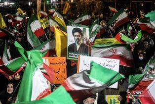 تجمع شبانه مردم در میدان تجریش تهران