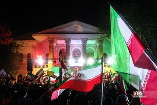 اجتماع مردم و هنرمندان در باغ فردوس تهران برای ایران