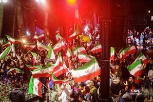 اجتماع مردم و هنرمندان در باغ فردوس تهران برای ایران