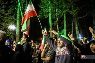 اجتماع مردم و هنرمندان در باغ فردوس تهران برای ایران