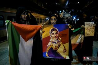 مراسم استقبال از  مهدیه اسفندیاری در راه آهن تهران