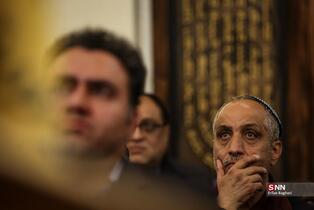 مراسم بزرگداشت شهادت رهبر انقلاب اسلامی توسط جامعه کلیمیان در کنیسه یوسف آباد