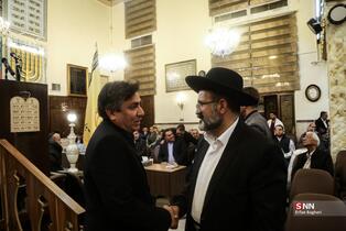 مراسم بزرگداشت شهادت رهبر انقلاب اسلامی توسط جامعه کلیمیان در کنیسه یوسف آباد