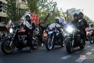مراسم رژه موتور سواران به مناسبت 29 روز ارتش جمهوری اسلامی