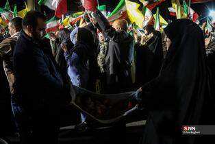 تجمع شبانه مردم مردم تهران در میدان ونک