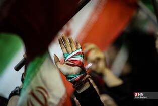 تجمع شبانه مردم مردم تهران در میدان ونک