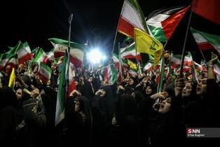 تجمع شبانه مردم مردم تهران در میدان ونک