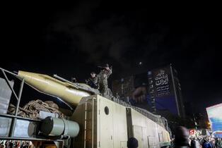 تجمع شبانه مردم مردم تهران در میدان ونک