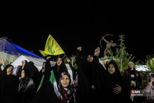 تجمع شبانه مردم مردم تهران در میدان ونک