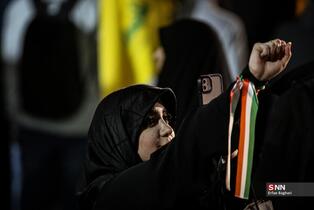 تجمع شبانه مردم مردم تهران در میدان ونک