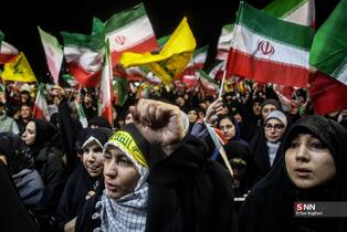 تجمع شبانه مردم مردم تهران در میدان ونک