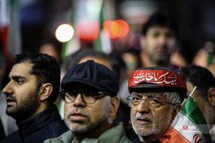 تجمع شبانه مردم مردم تهران در میدان ونک