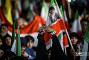 تجمع شبانه مردم مردم تهران در میدان ونک