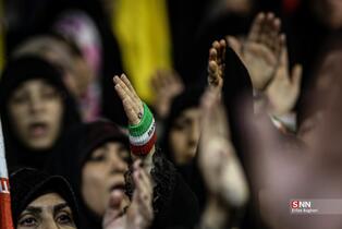 تجمع شبانه مردم مردم تهران در میدان ونک